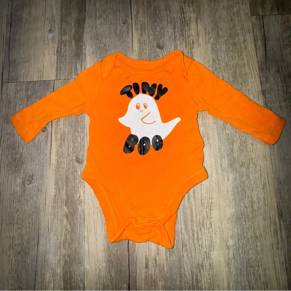 ☀️6/$20☀️ Old Navy Tiny Boo Onesie